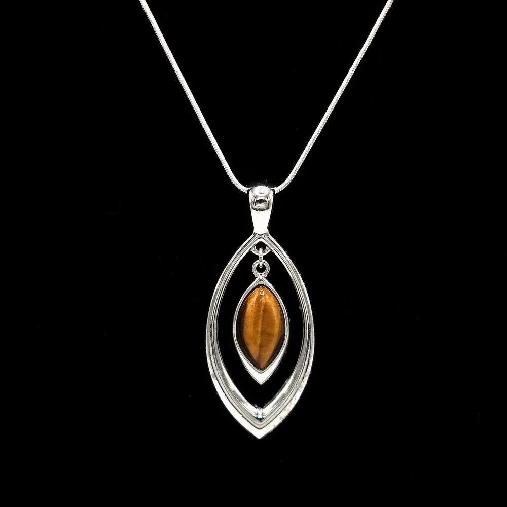 Tiger Eye‎ Pendant Necklace Silver Tone 18in